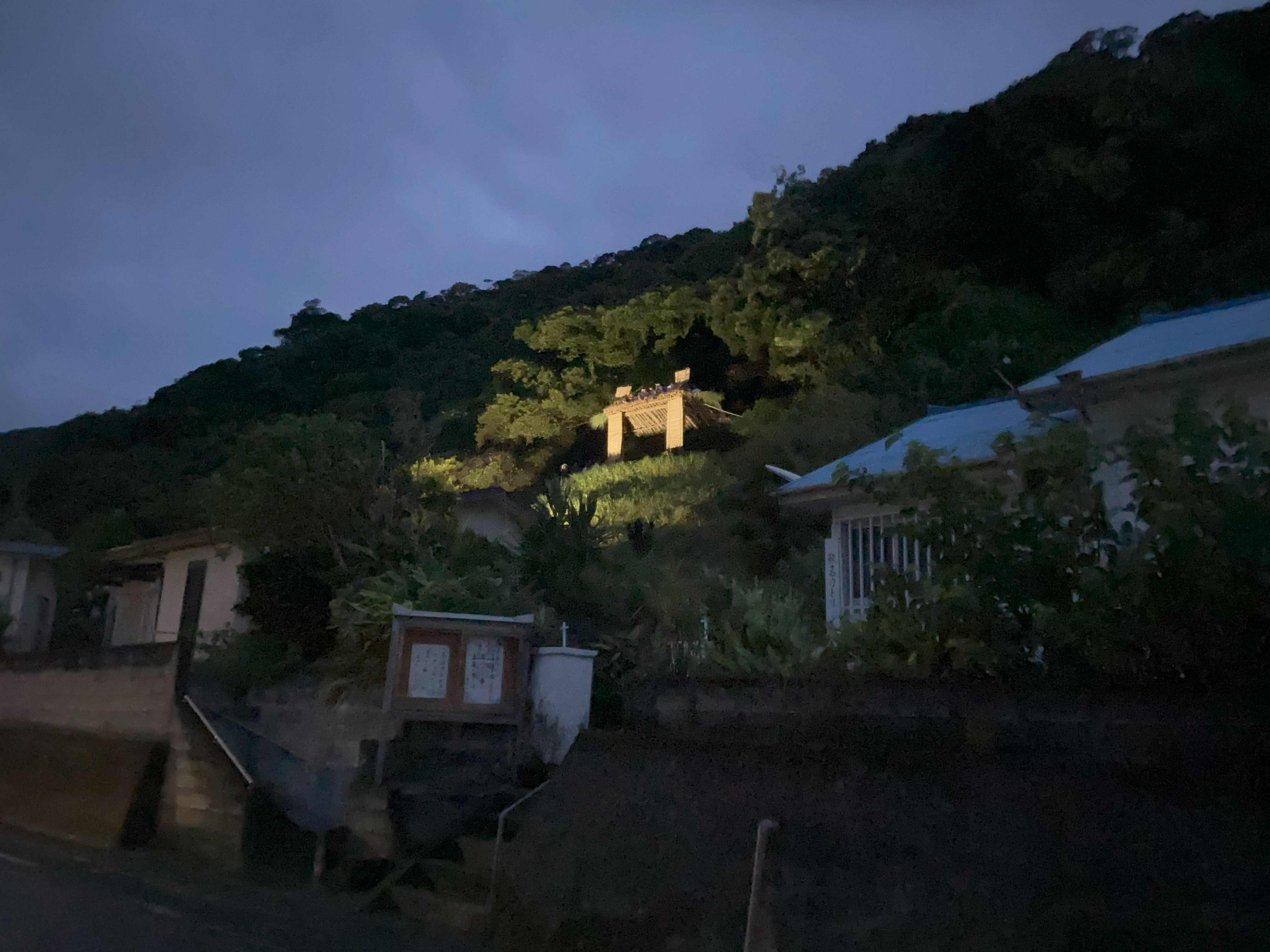 The hut from a distance.